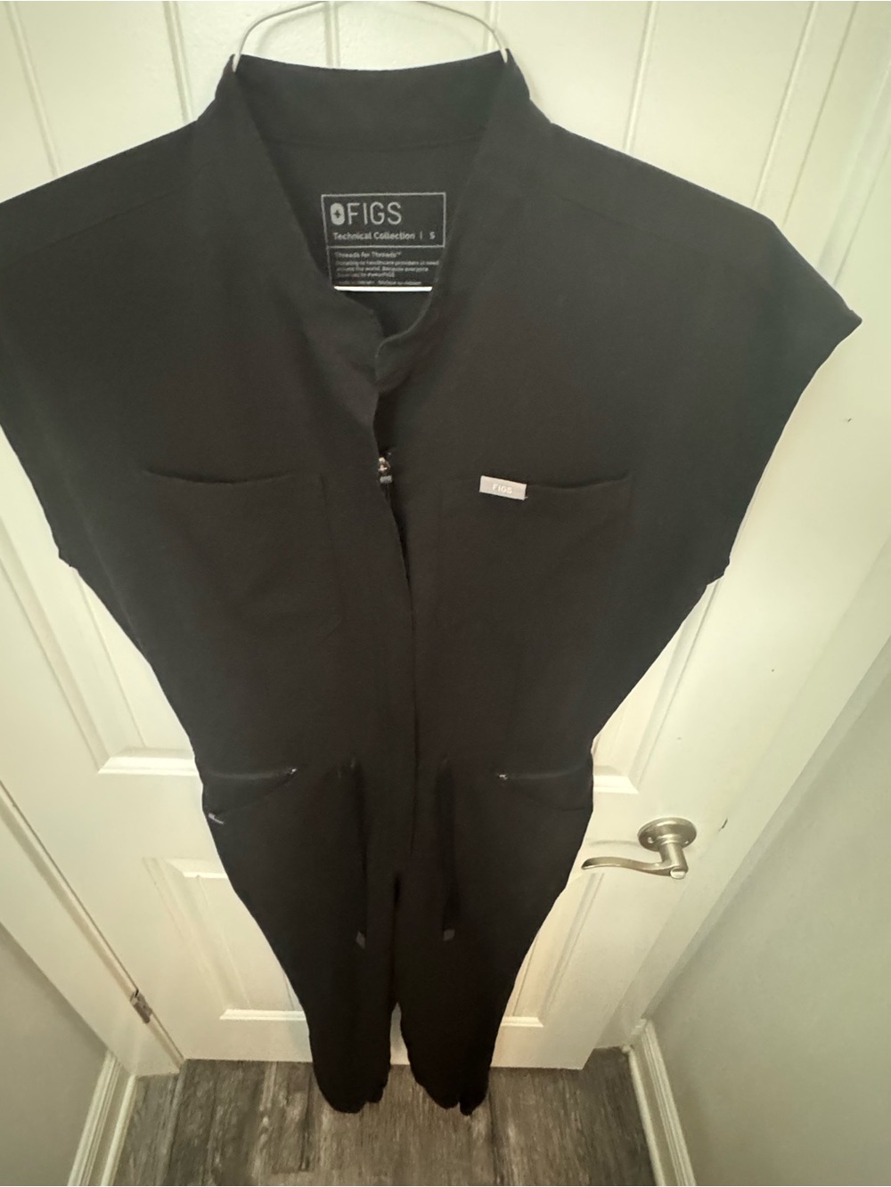 FIGS Technical Collection Black Scrub Jumpsuit | Women’s Size Small - F - Picture 3 of 6